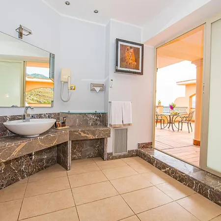 Baia Taormina - Cdshotels מלון 4*