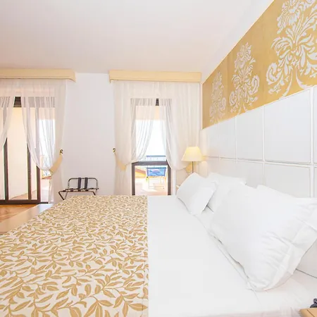 Hotel Baia Taormina - Cdshotels 4*